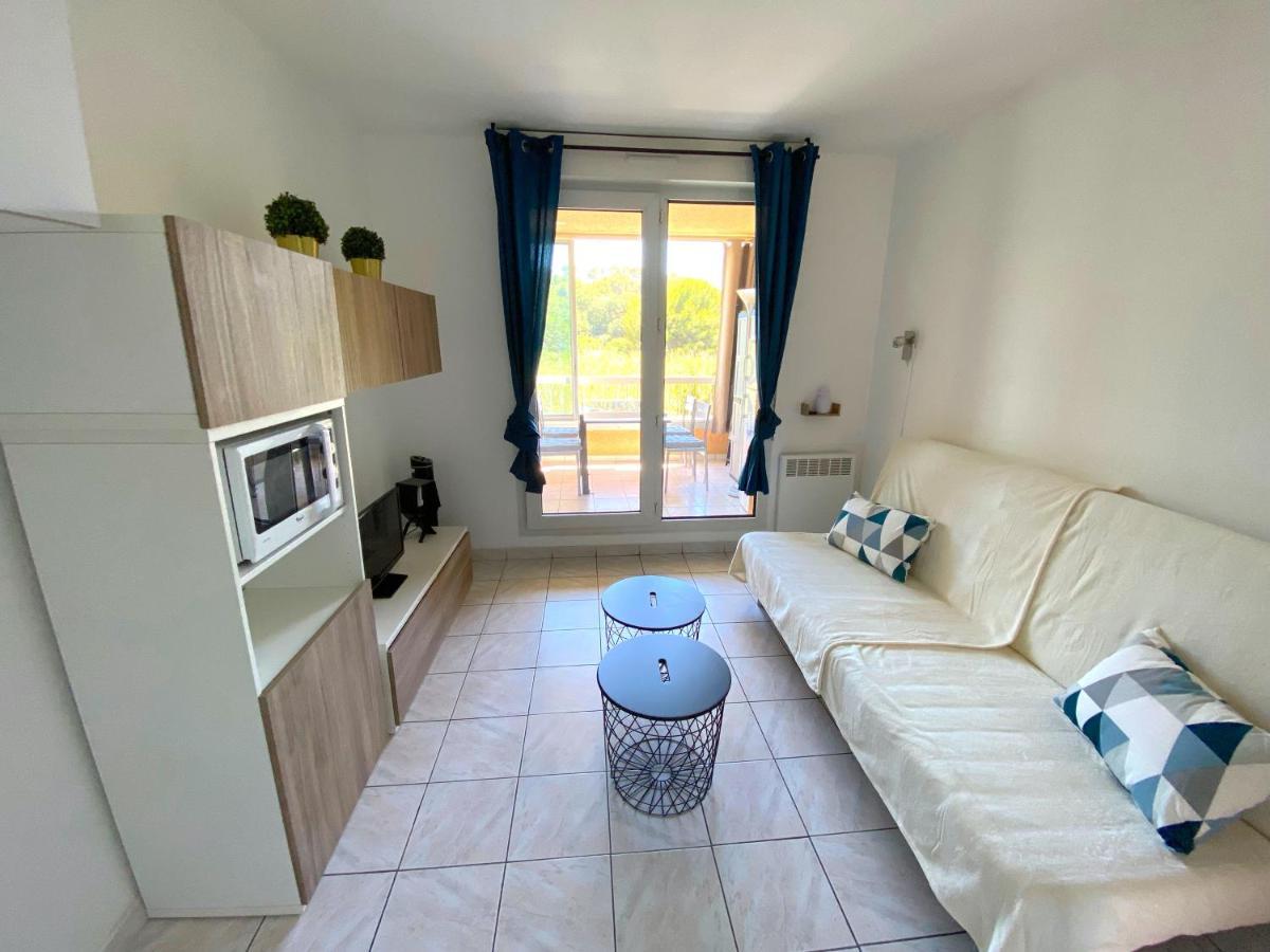 Appart 4 Pers Dans Residence Avec Piscine A 10 Min De La Plage Санарі-сюр-Мер Екстер'єр фото